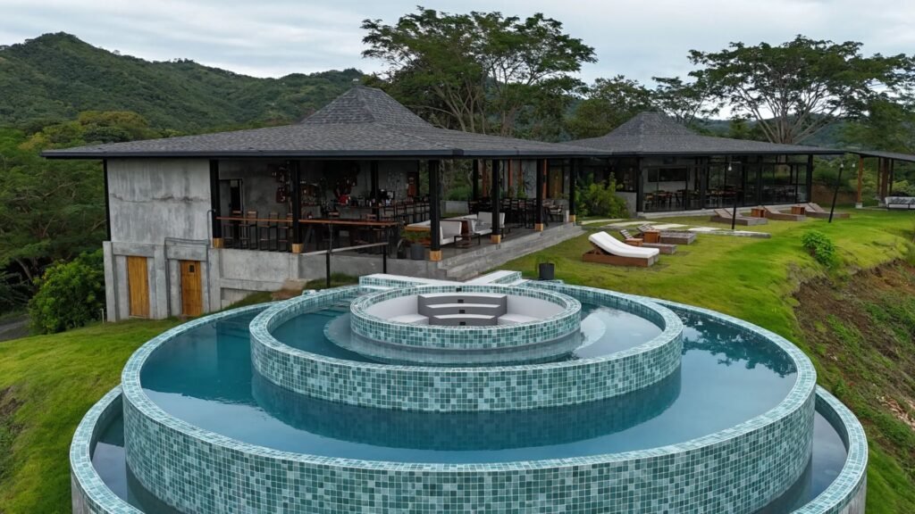 Digital Detox Retreats vs. Wellness Retreats: What's the Difference? 1 Wellness Retreat